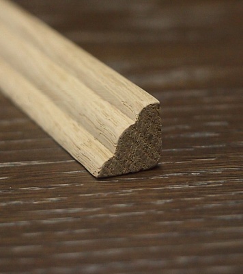 Уголок дубовый фигурный